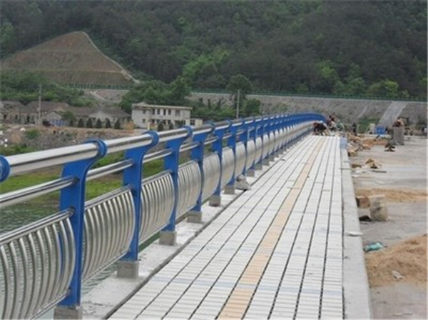 驻马店不锈钢桥梁护栏是一种什么材质的护栏